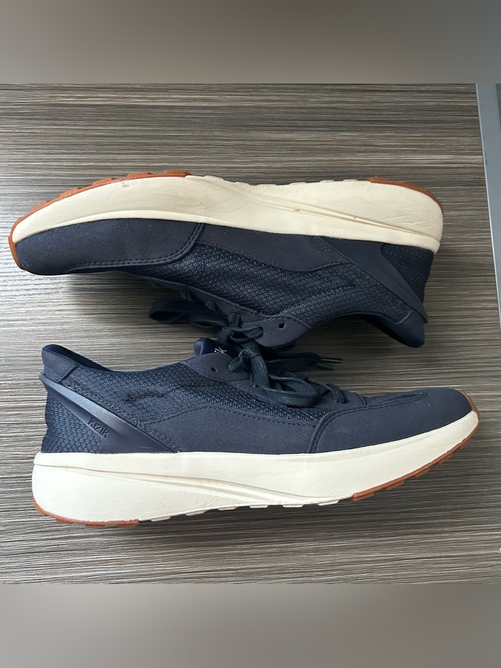 Kizik Charlotte Hands Free Sneakers Womens 9 Navy Slip On Comfort Shoe
